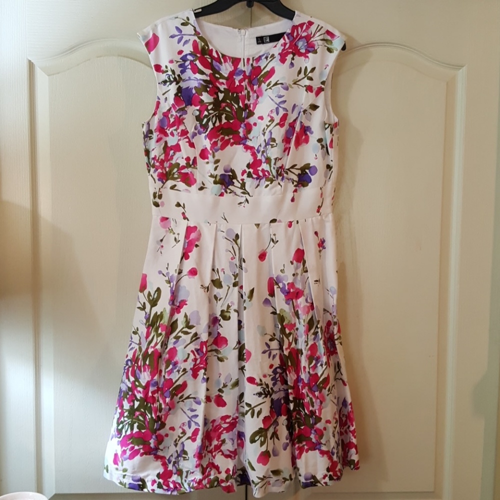 Leslie Fay Sleeveless Dress. Size 10.